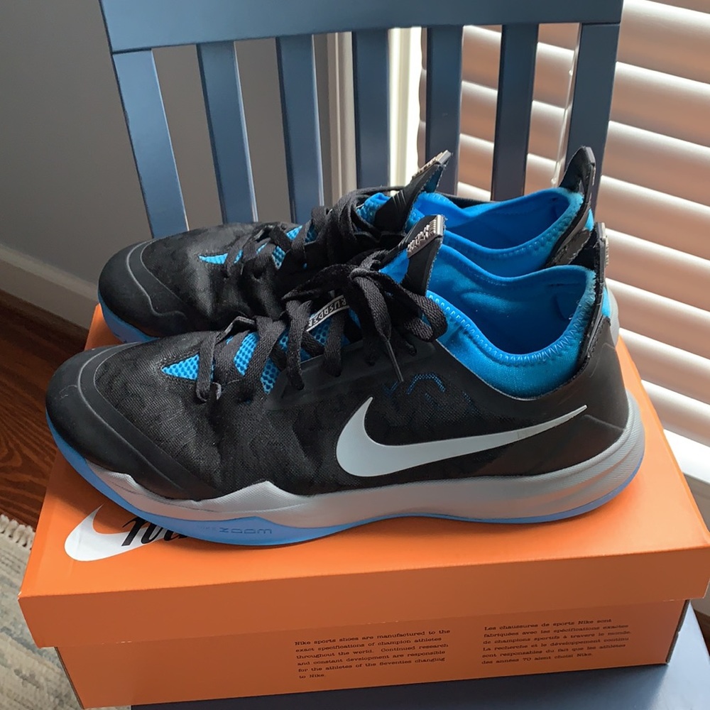 Nike Zoom Crusader Basketball Shoe